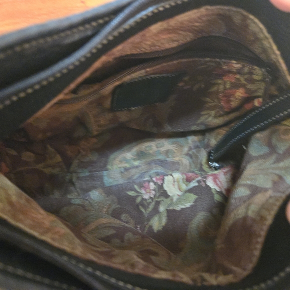 1993 BRIGHTON  Black PEBBLED LEATHER Shoulder Bag with Heart Charm - Picture 9 of 16